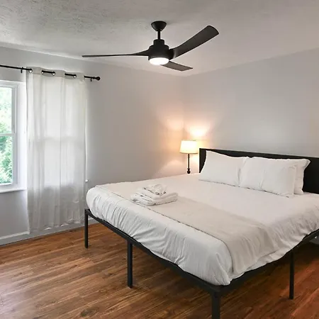Across From The Ark - Sleeps 8 Villa Williamstown Exterior photo