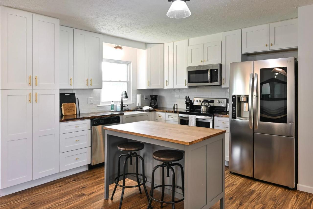 Across From The Ark - Sleeps 8 *