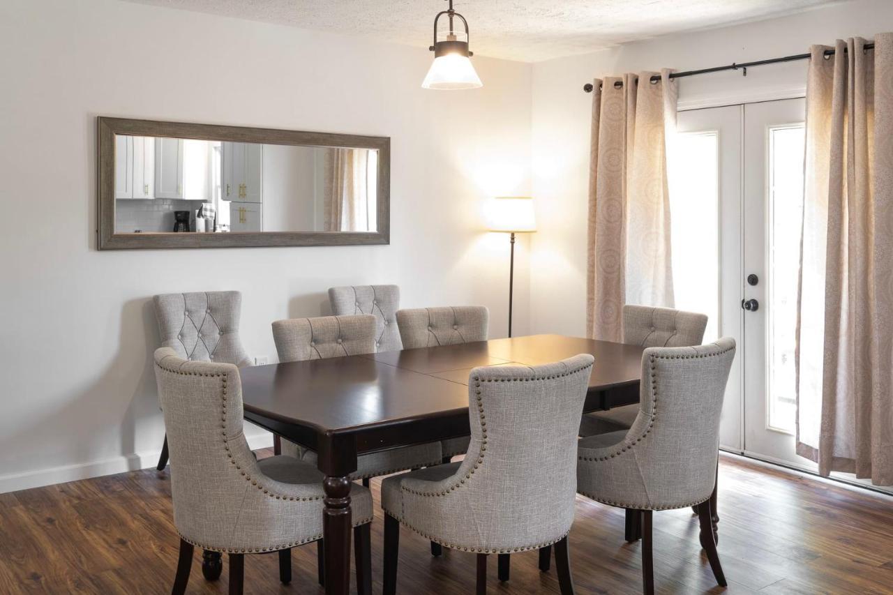 Across From The Ark - Sleeps 8
